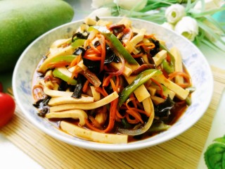 鱼香千叶豆腐丝 