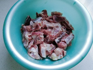 寒冬暖食~胡萝卜羊肉砂锅煲 