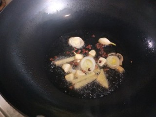 香辣里脊肉条  新文美食 