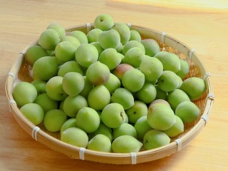 零失败的[青梅酒]和[青梅露]四月美食 